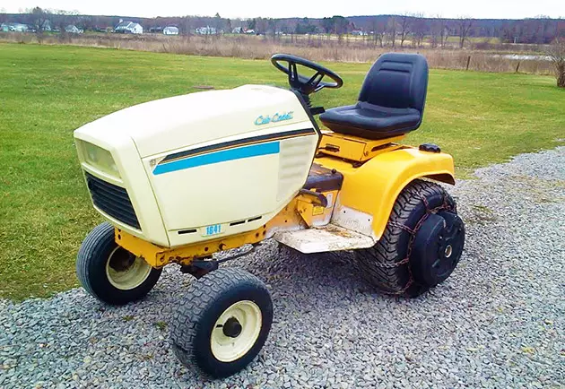 Cub Cadet 1641 Garden Tractor