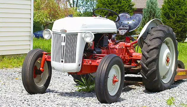 Ford 800 Utility Tractor