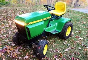 John Deere 300 Garden Tractor