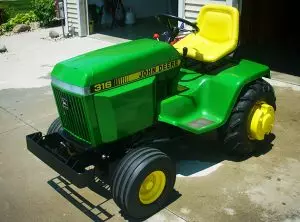 John Deere 316 Garden Tractor