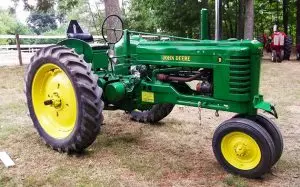 John Deere B Row-Crop tractor