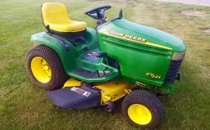 John Deere GT225 Garden Tractor