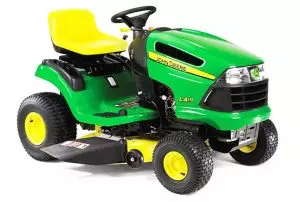 John Deere LA115 Lawn Tractor