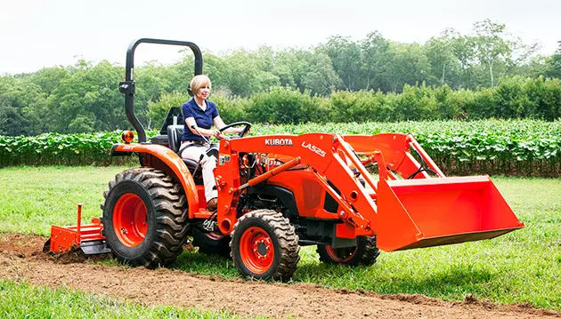 Kubota L2501 Compact Utility Tractor