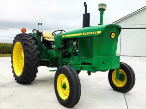 John Deere 2020 Tractor