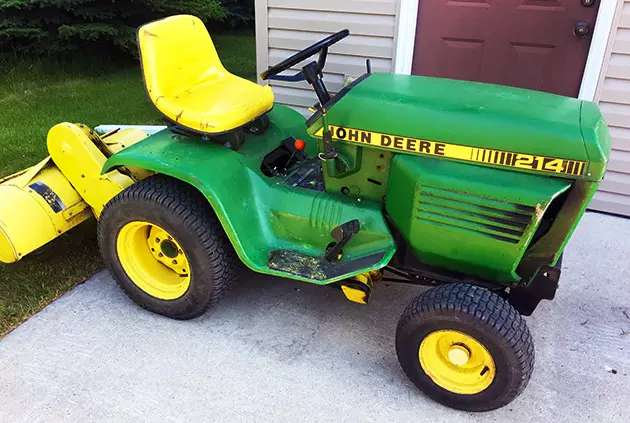 John Deere 214 Garden Tractor