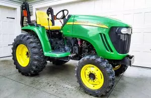 John Deere 3120 Compact Utility Tractor