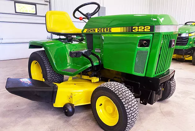 John Deere 322 Garden Tractor