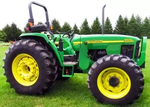 John Deere 5520 Utility Tractor