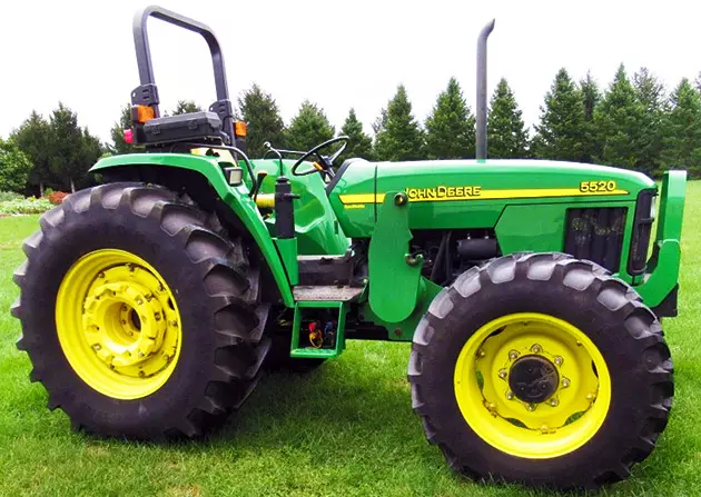 John Deere 5520 Utility Tractor