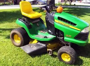John Deere LA120 Lawn Tractor