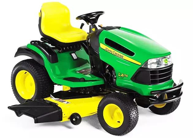 John Deere LA175 Lawn Tractor