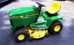 John Deere LX178 Lawn Tractor