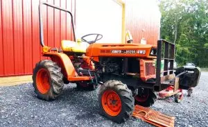 Kubota B5200 Compact Utility Tractor