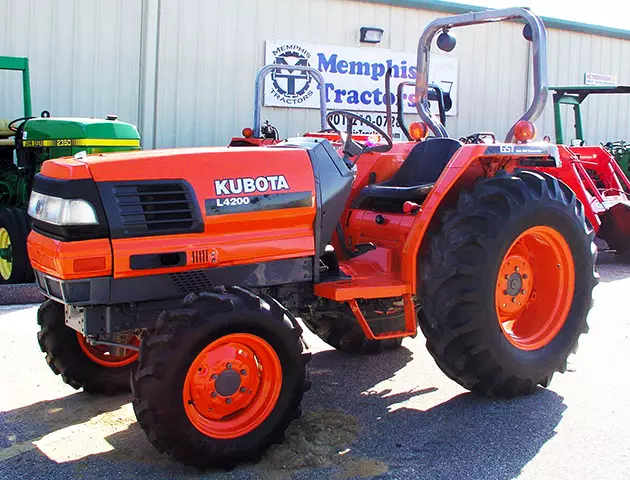 Kubota L4200 Compact Utility Tractor