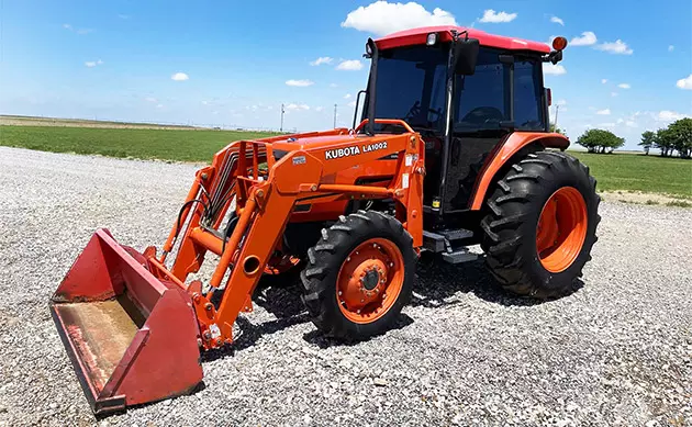 Kubota M6800 Utility Tractor