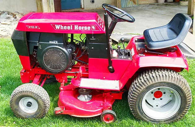 Wheel Horse 310-8 Garden Tractor