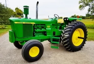 John Deere 5020